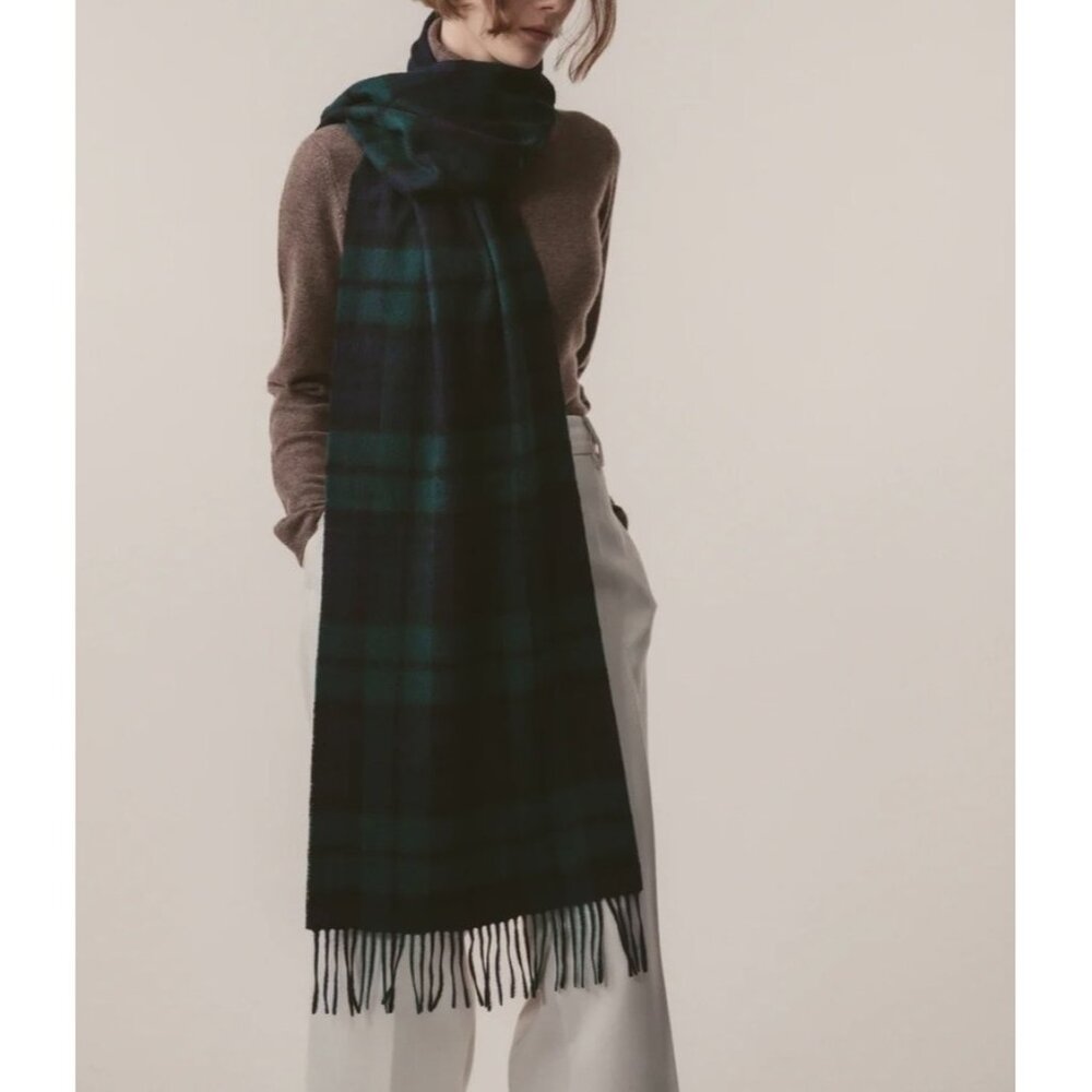 Royal Speyside Lambswool Plaid Fringe Scarf Green Black Cosy NWOT